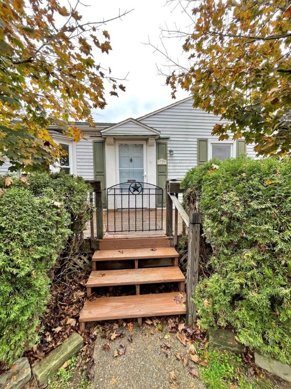 120 Belle St, Evans City, PA 16033