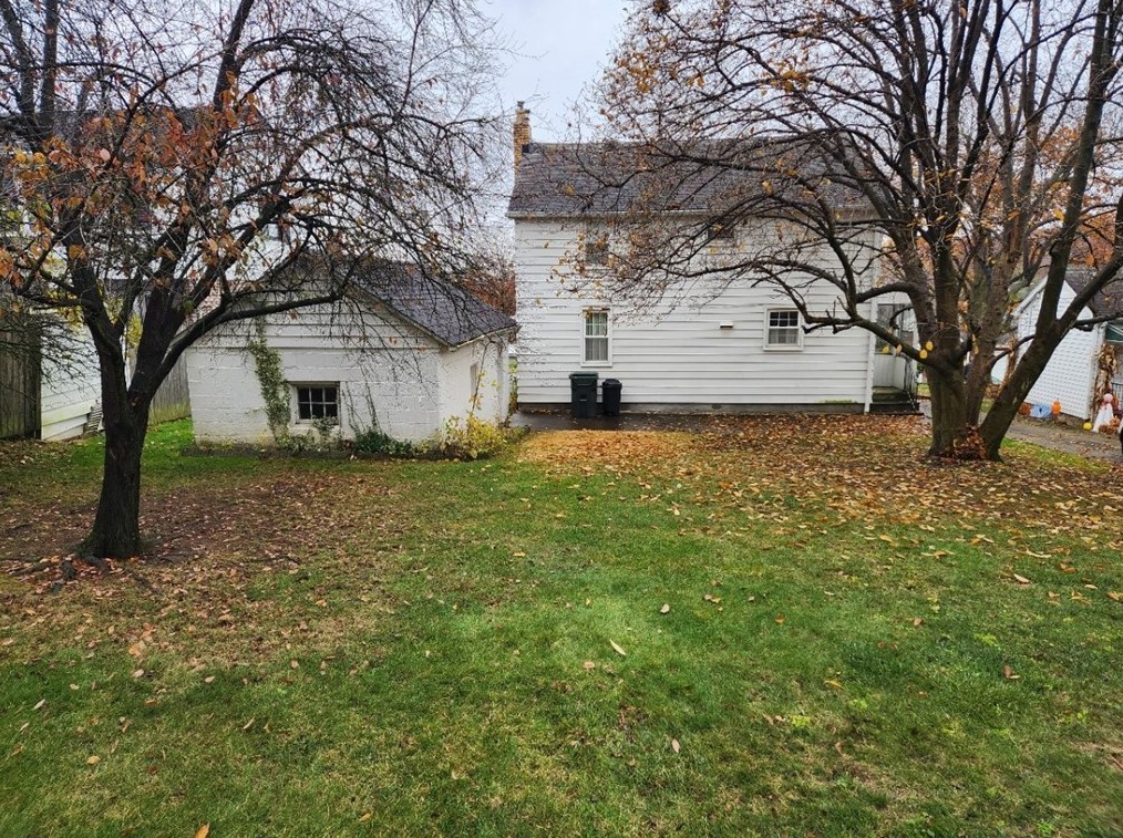 759 Massachusetts St, Ellwood City, PA 16117