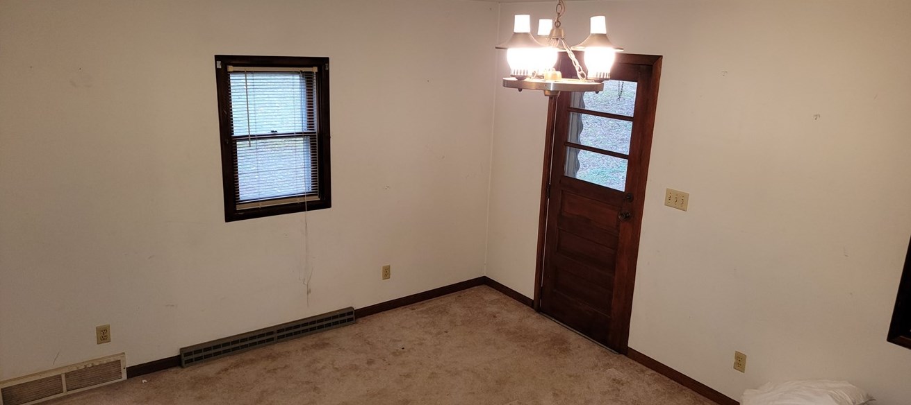 390 Chicora Rd, Butler, PA 16001