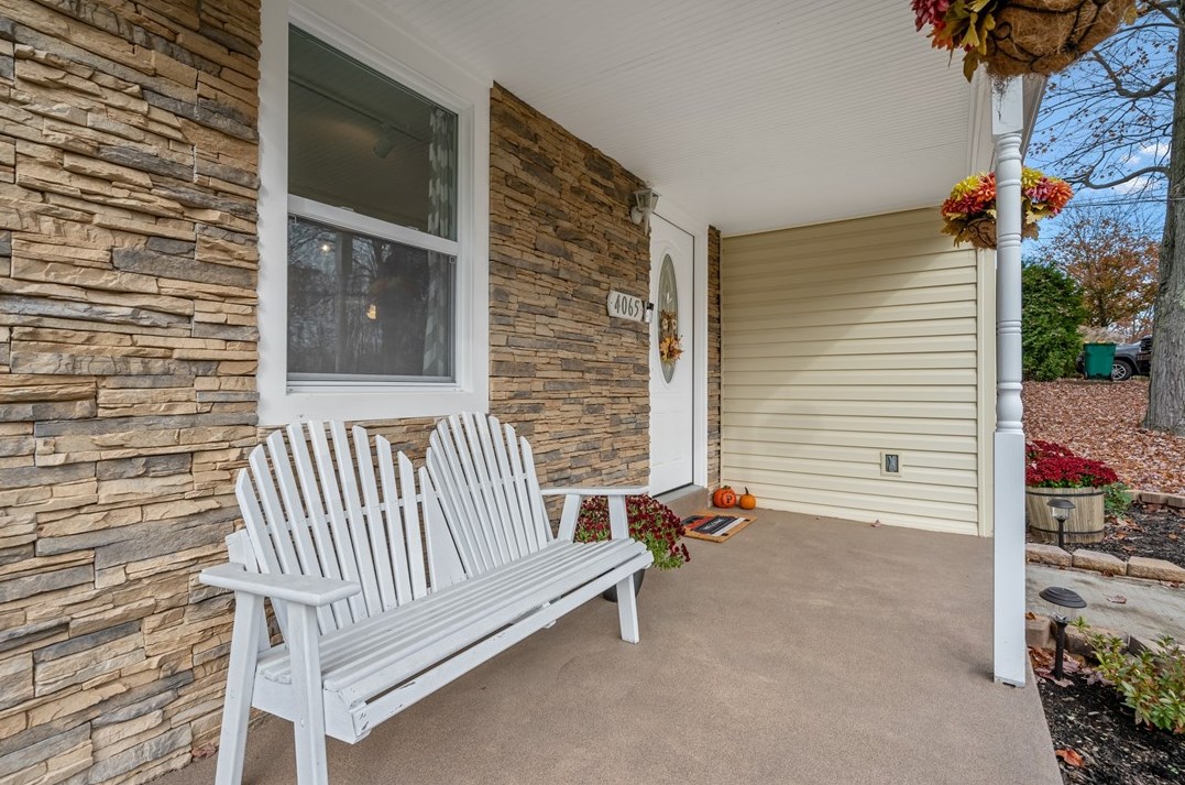 4065 Lee Manor Dr, Allison Park PA  15101-3126 exterior