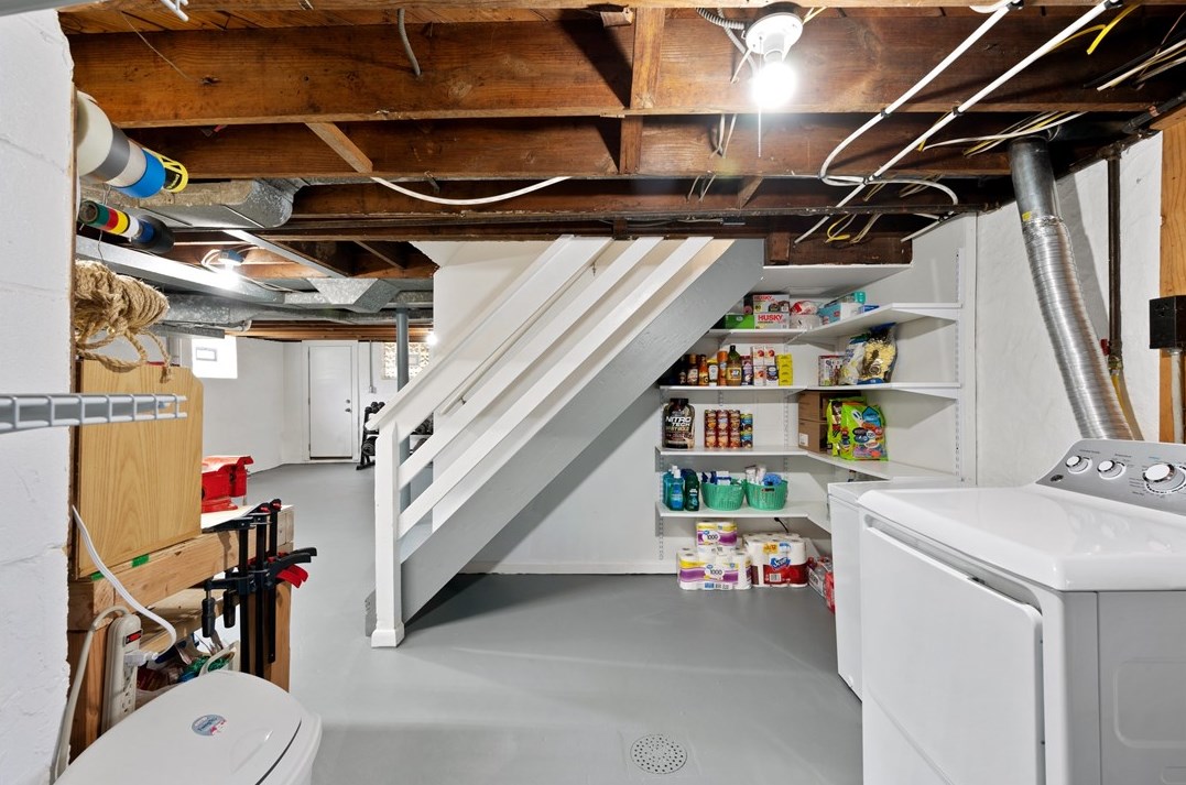 4065 Lee Manor Dr, Allison Park PA  15101-3126 exterior