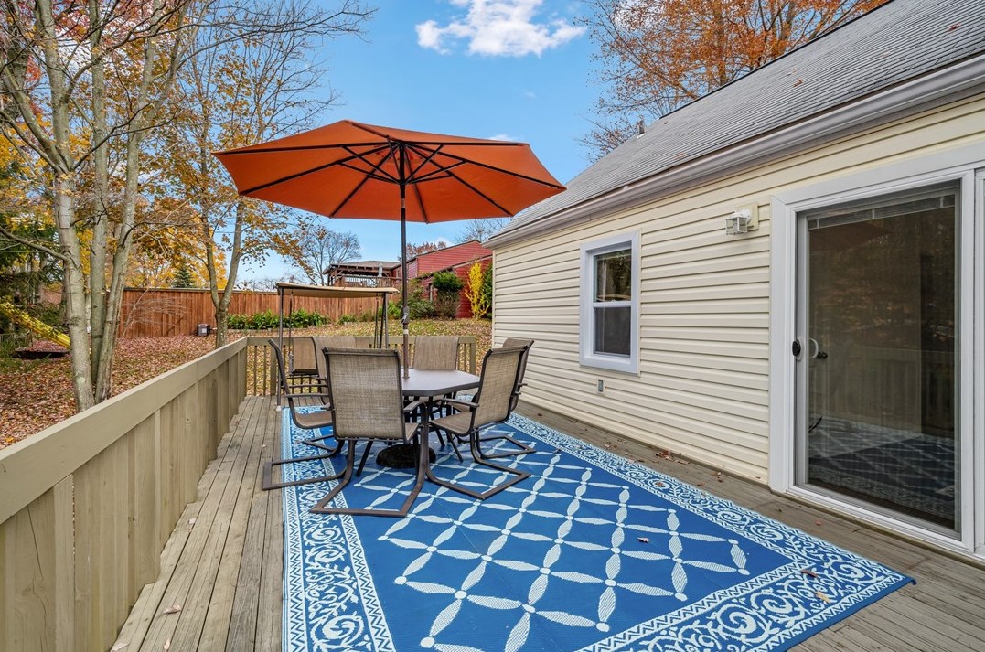 4065 Lee Manor Dr, Allison Park PA  15101-3126 exterior