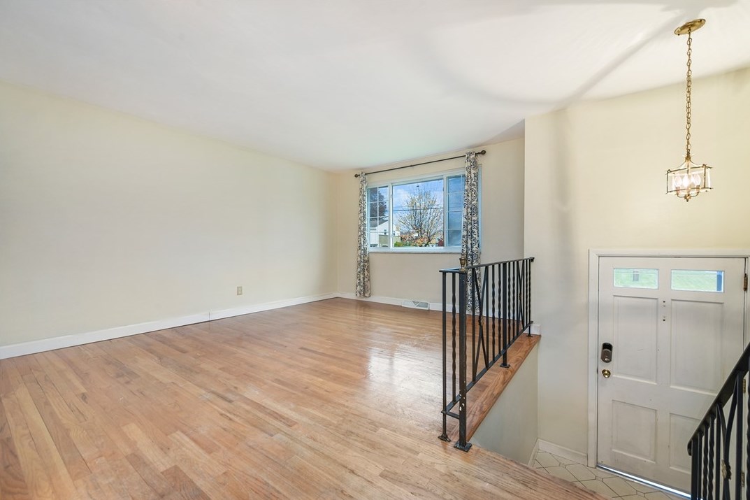 4035 Crestwood Dr, Gibsonia, PA 15044