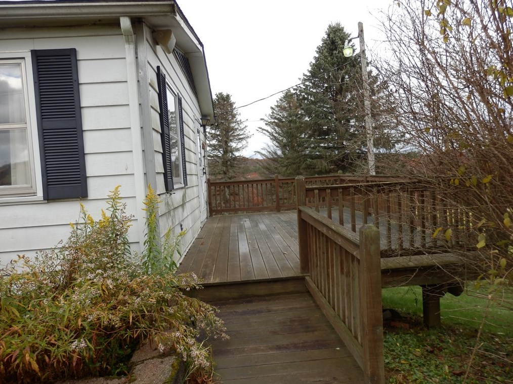 684 Stutzmantown Rd, Friedens, PA 15541