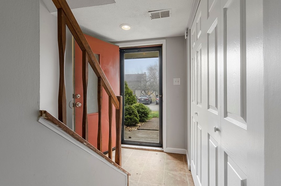 634 Deer Watch Rd, Bridgeville, PA 15017-1149