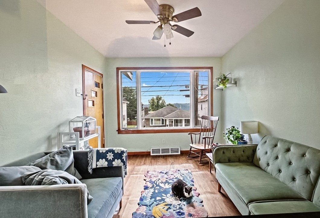 1806 Freeport Rd, New Kensington, PA 15068