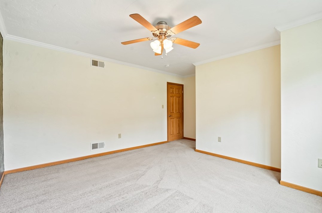 911 2nd St, Jeannette PA  15644-1406 exterior