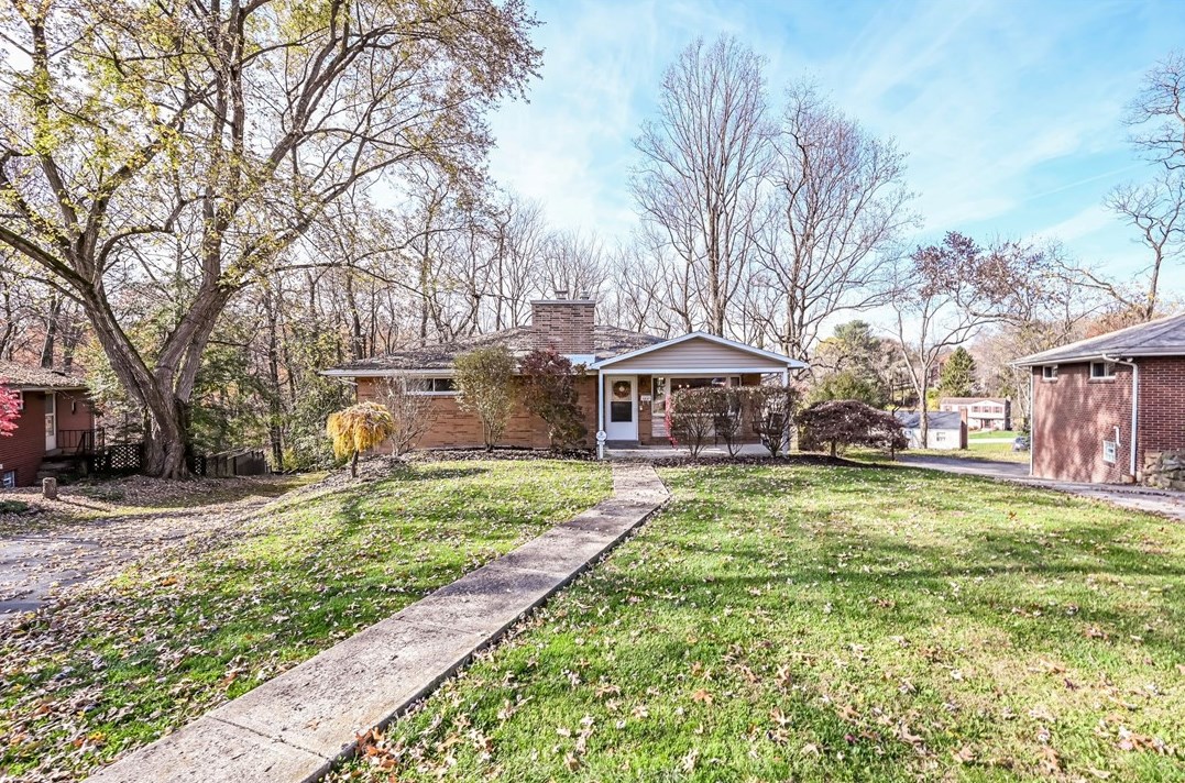 1337 Foxboro Dr, Monroeville, PA 15146-4439