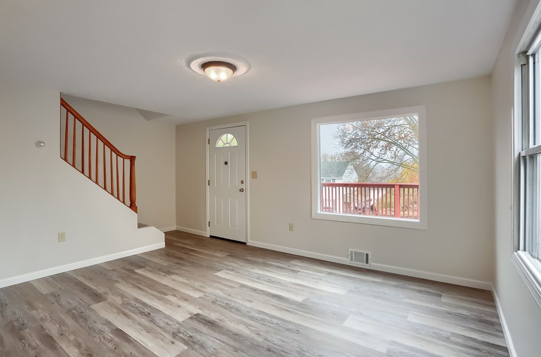554 Independence Dr, Jefferson Hills, PA 15025