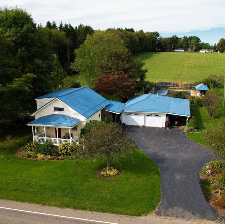 3079 Oneida Valley Rd, Hilliards, PA 16040