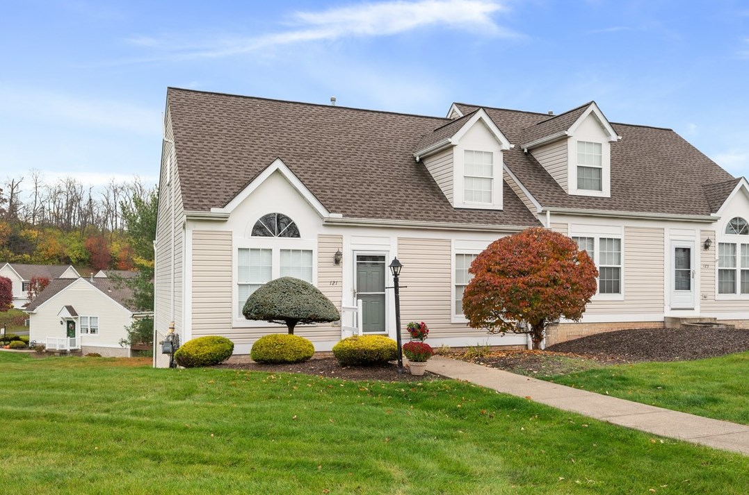 121 Sedeca Dr North, Canonsburg, PA 15317