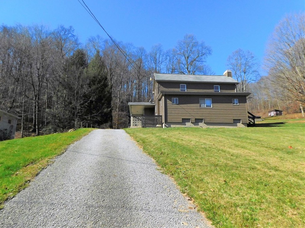 1131 Indian Creek Valley Rd, Indian Head, PA 15446