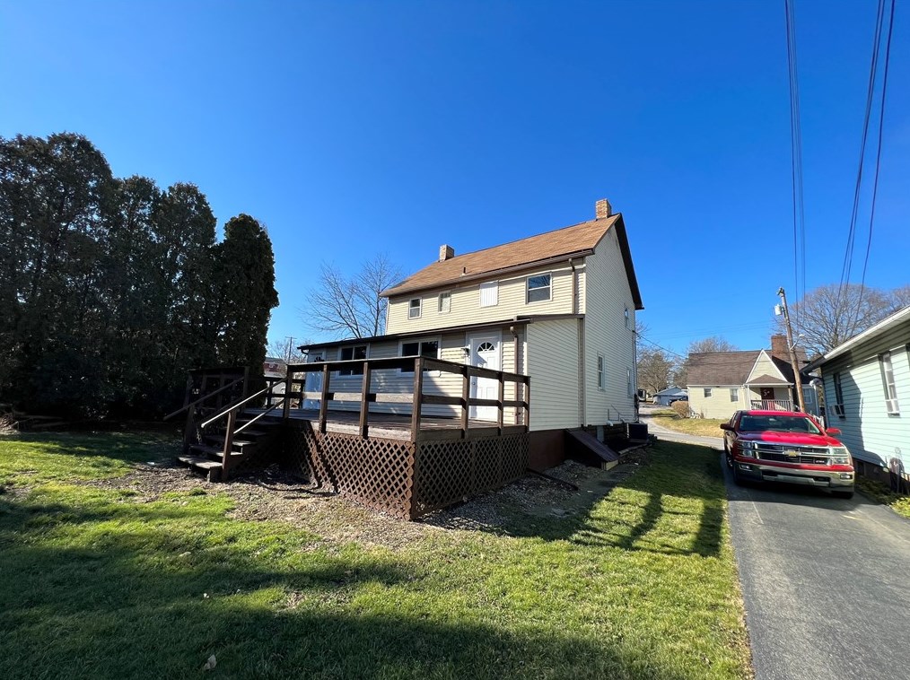 2707 20th St Ext, Beaver Falls, PA 15010