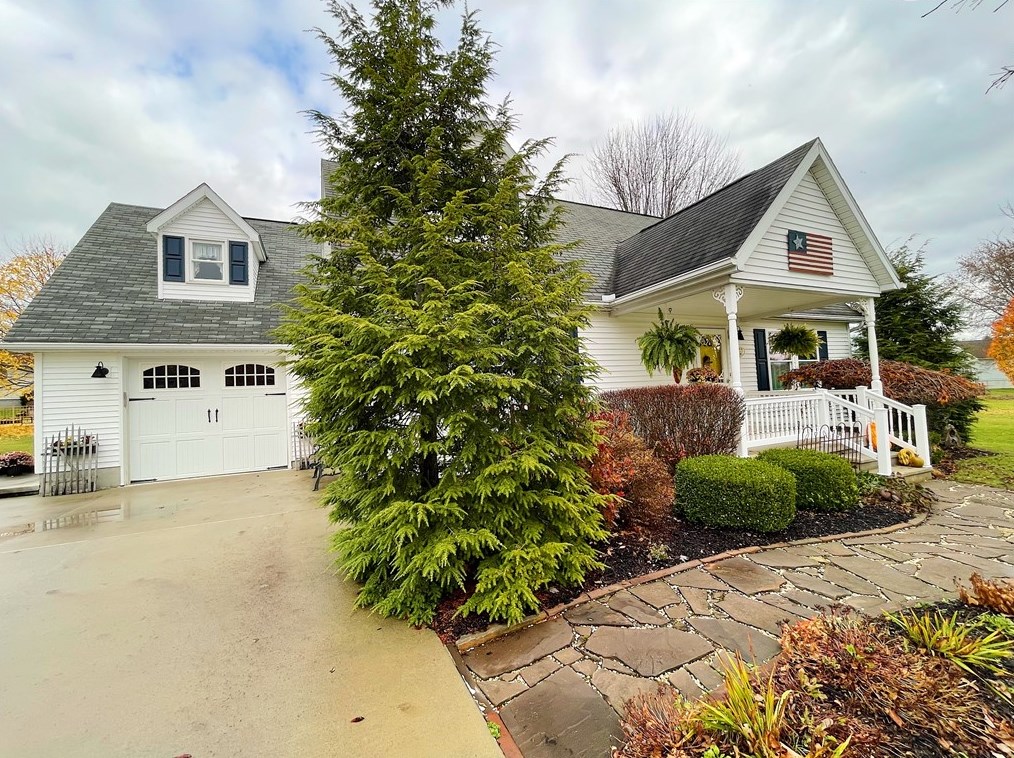 1207 Brierwood Dr, Somerset, PA 15501