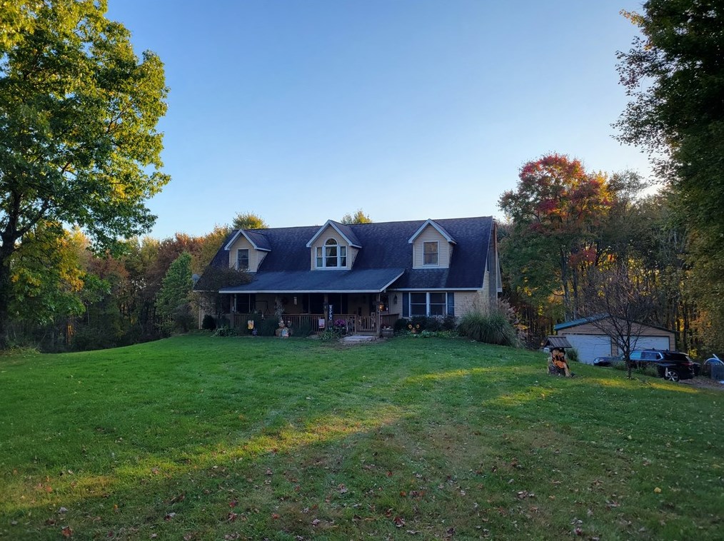 175 Mckenzie Rd, Clinton, PA 15026