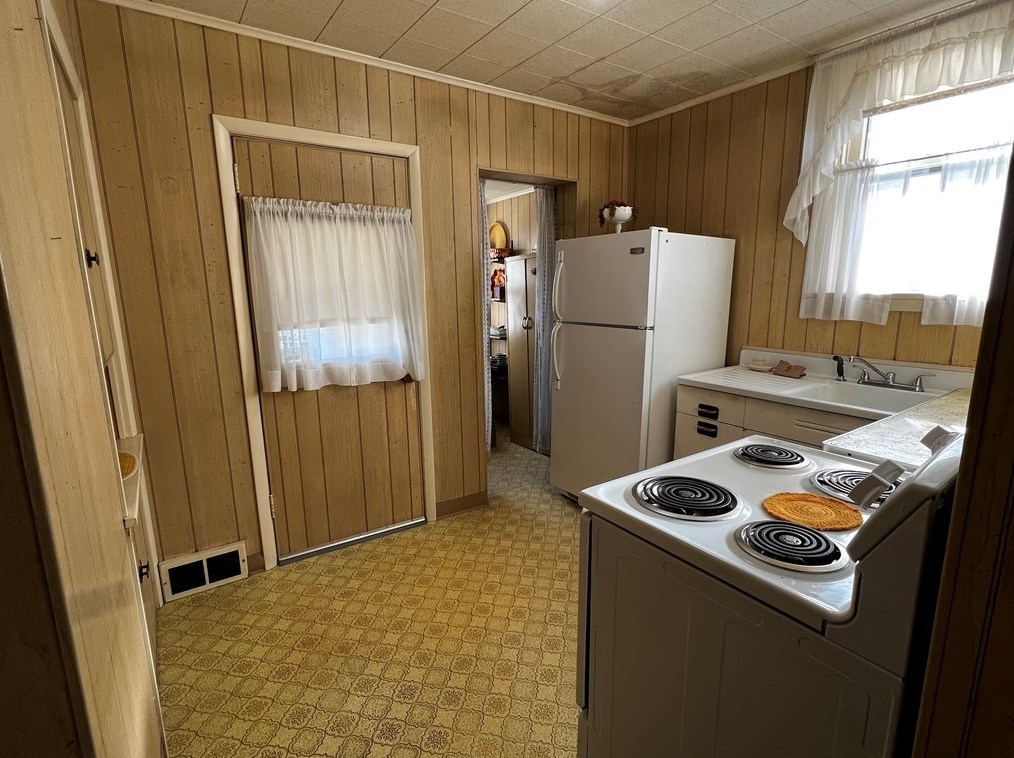 18 Reppert Blvd, Oliphant Furnace PA  15401-2516 exterior