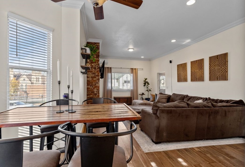 318 Academy St, Collier Township PA 15106-2705 exterior