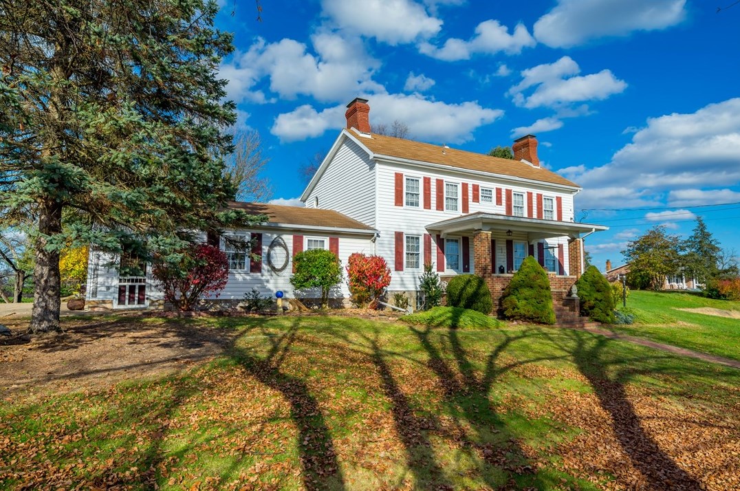 2243 E National Pike North, Scenery Hill, PA 15360