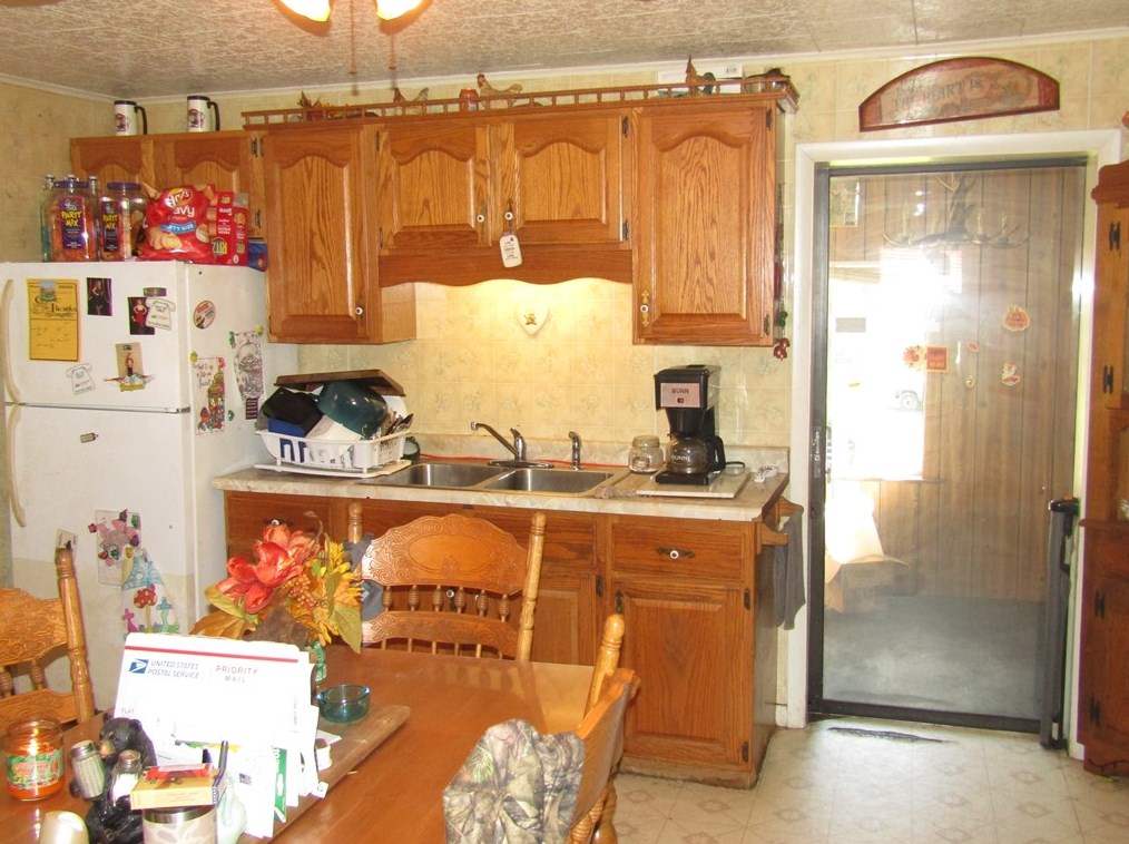 889 Colflesh Rd, Listonburg, PA 15424