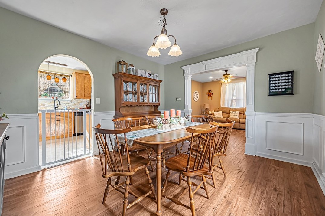 206 7th St, Youngwood PA  15697-1266 exterior