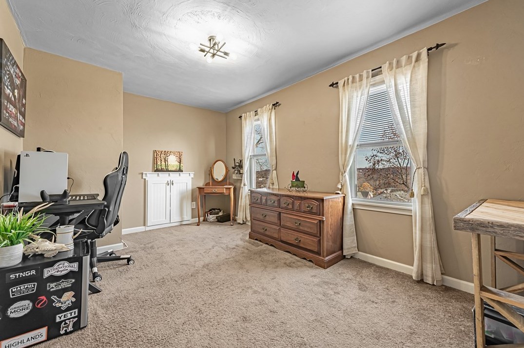 206 7th St, Youngwood PA  15697-1266 exterior