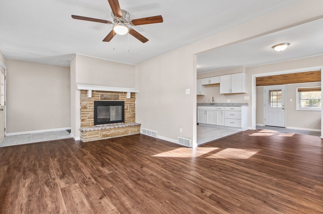137 Dutchtown Rd, Butler, PA 16002-7515