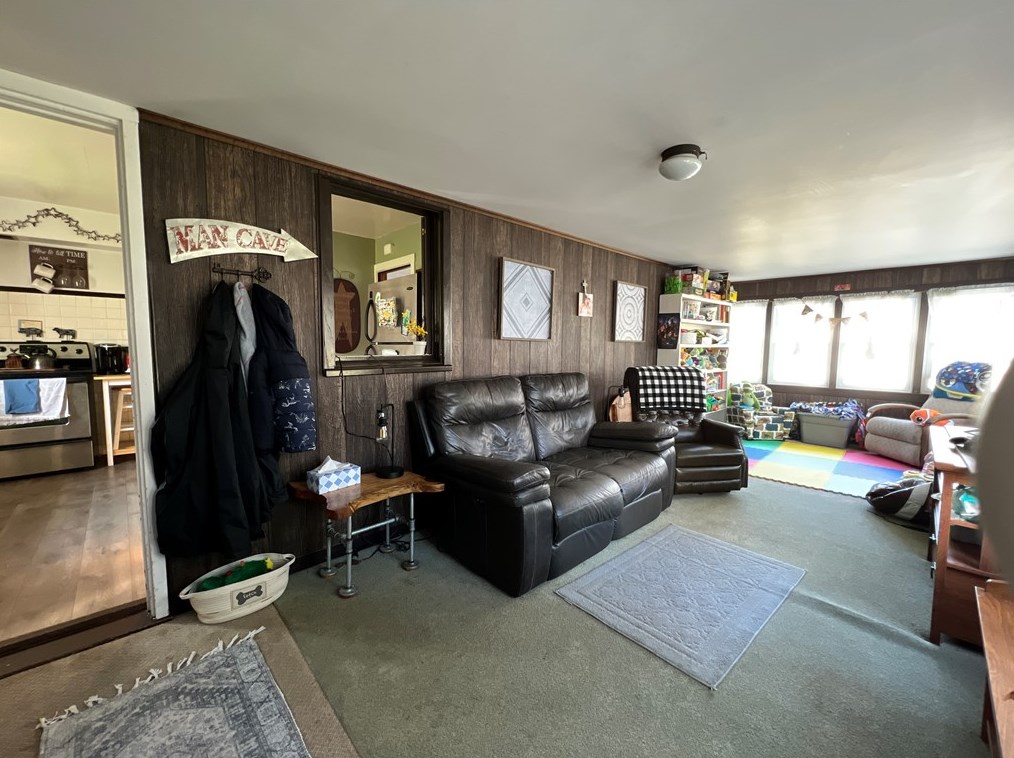 224 North St, Mercer, PA 16137-1017
