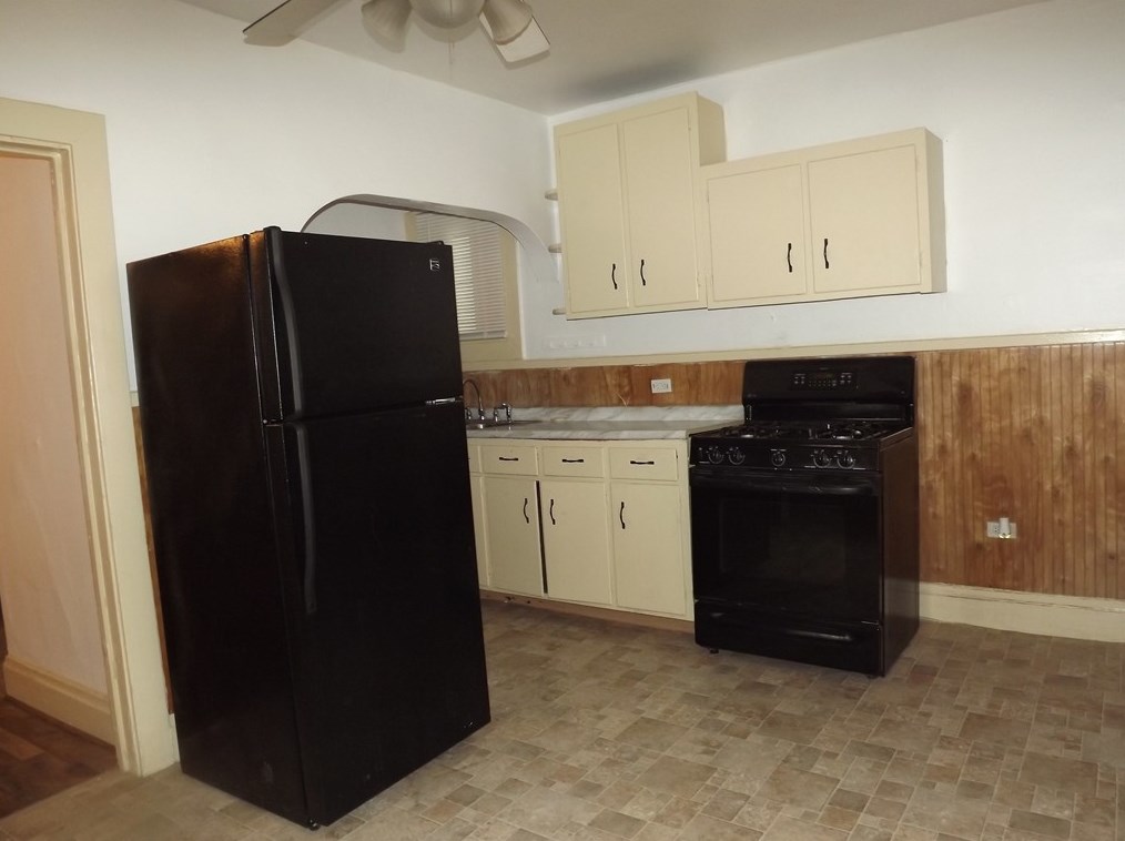 539 Vermont Ave, Glassport, PA 15045