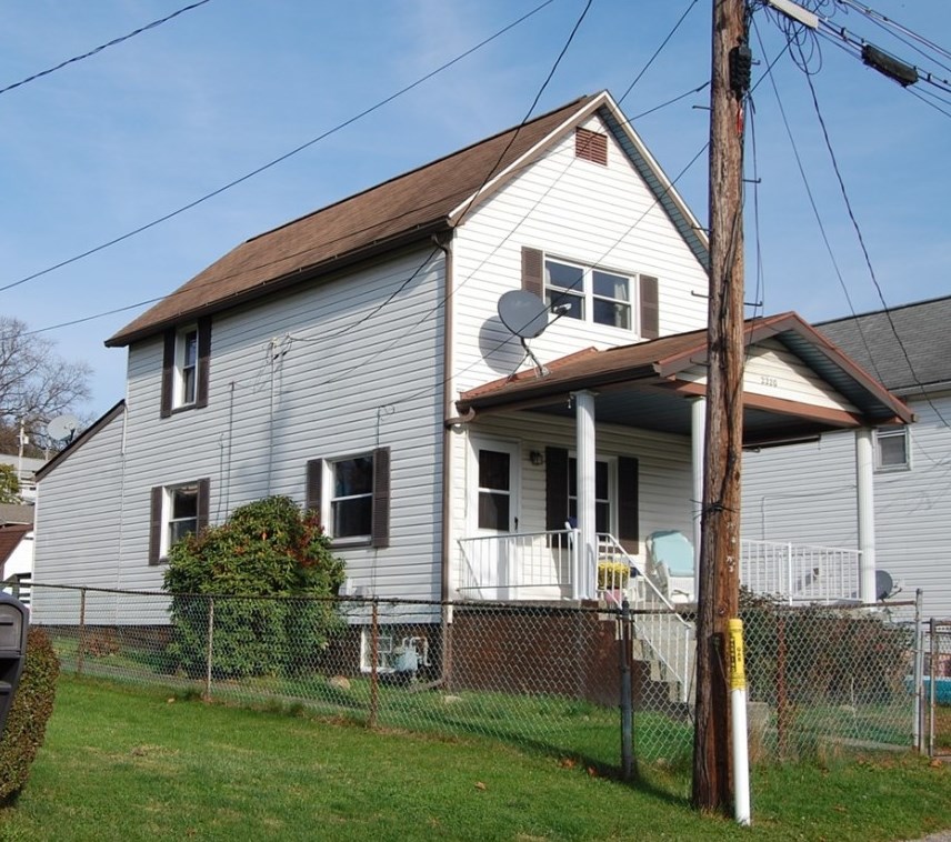 2220 Normandy St, Washington, PA 15301-1549