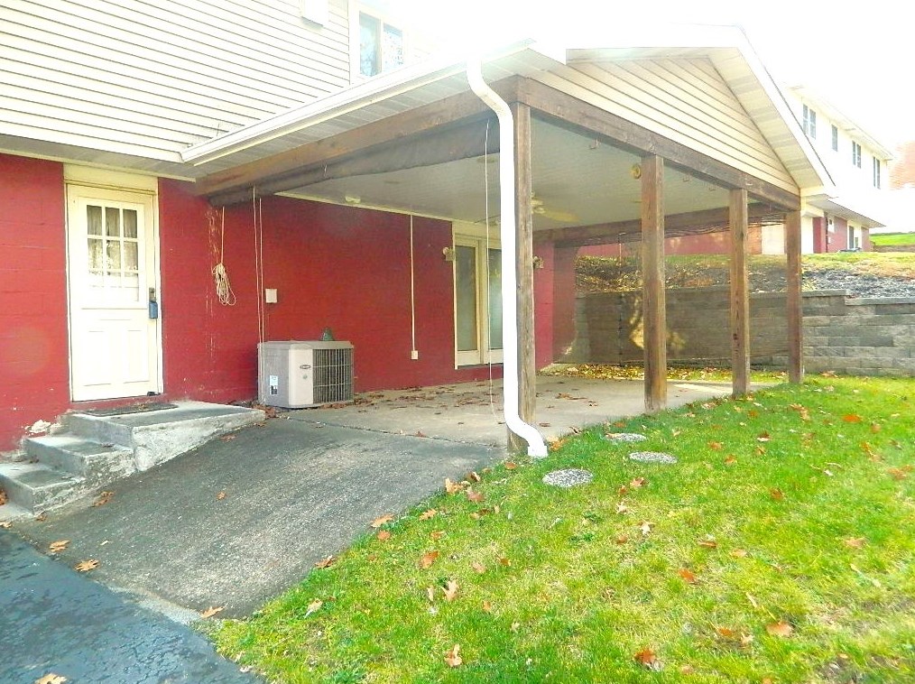 412 Pin Oak Dr, Glenshaw, PA 15116