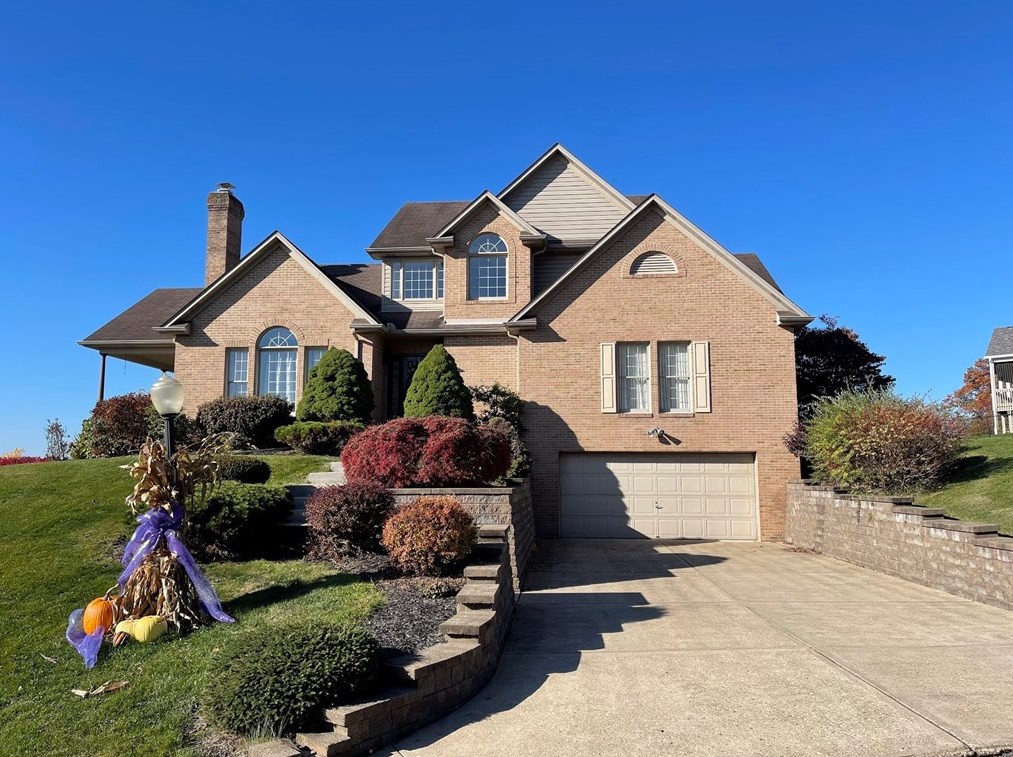 101 Aragon Pl, Finleyville, PA 15332