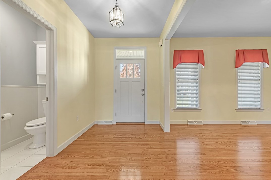 1067 Myers Rd, Greensburg, PA 15601-6363