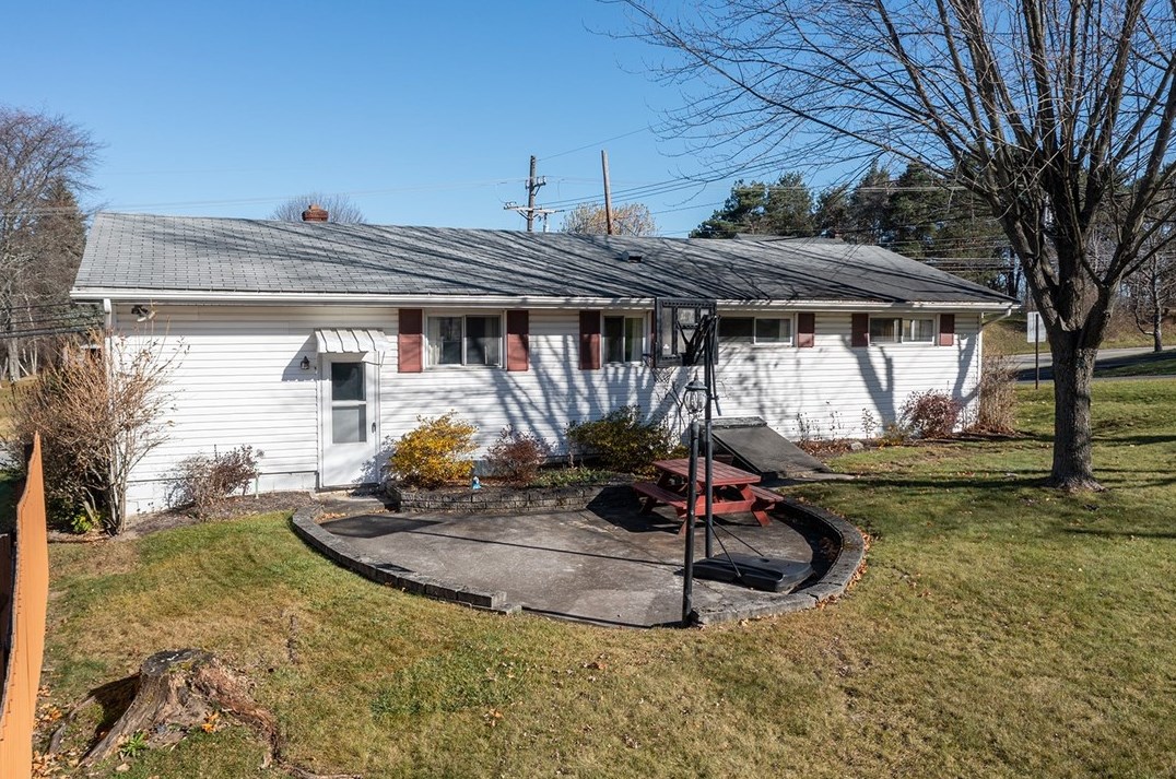 1054 E Main St, Somerset, PA 15501