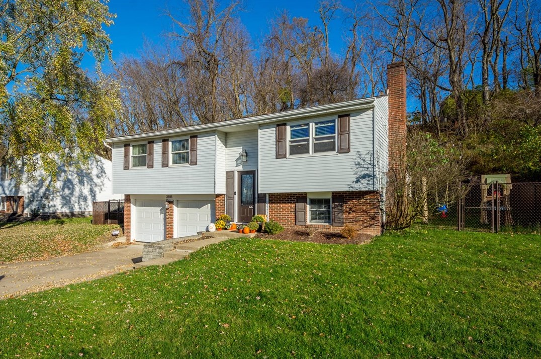 2885 Amy Dr, Library, PA 15129