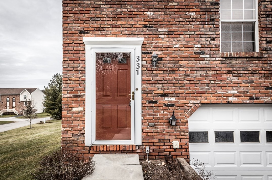 331 Carters Grove Dr, Gibsonia, PA 15044