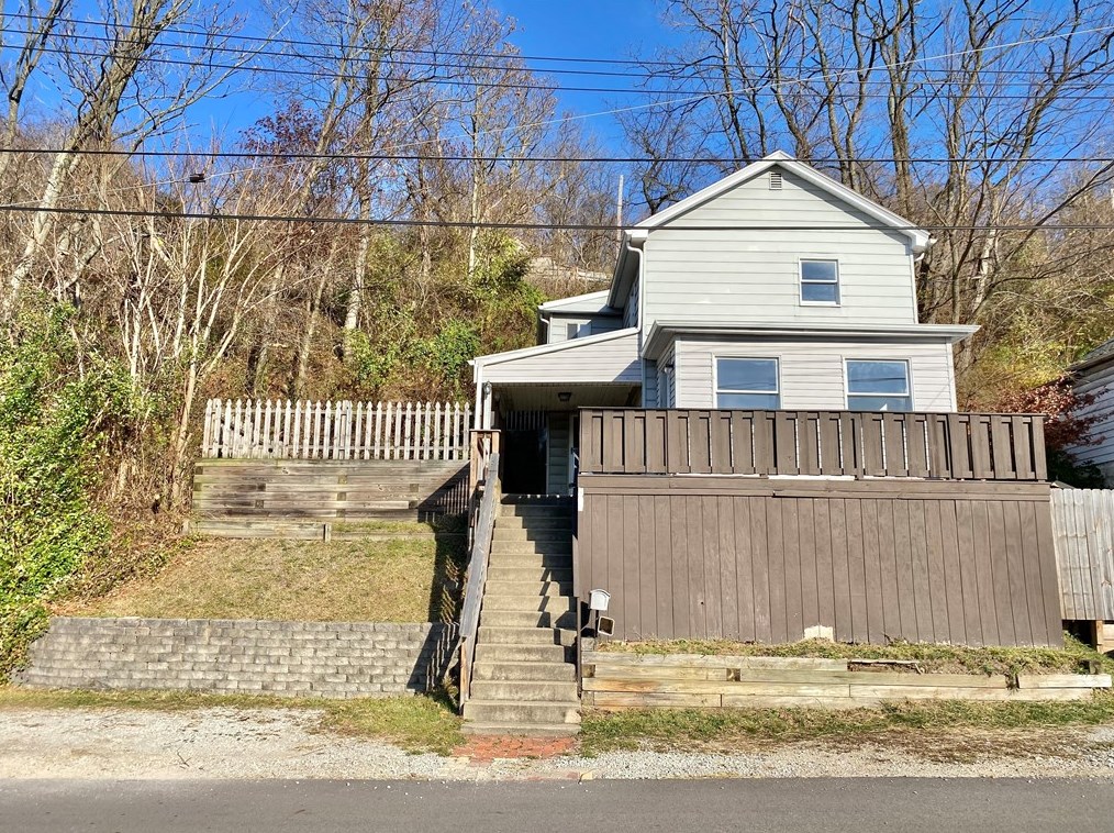 537 Pacific Ave, Glassport, PA 15045