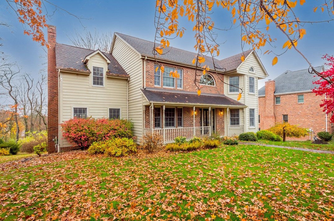 1627 Royal Oak Dr, Sewickley, PA 15143