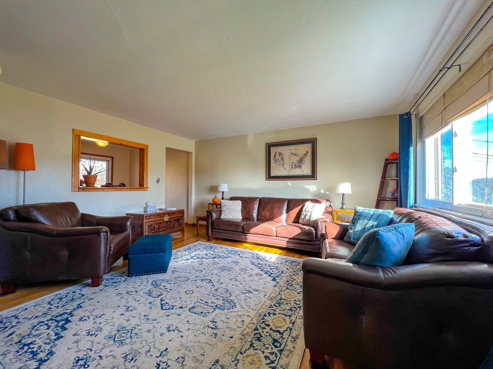 105 Fulton Dr, Valencia, PA 16059-2013