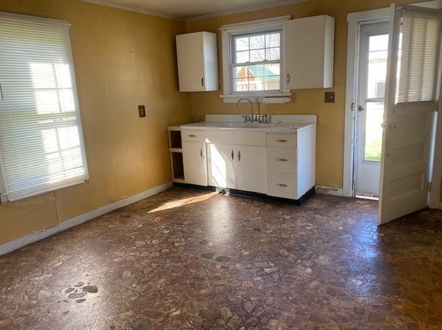 302 Center Ave, Oliphant Furnace, PA 15401-6536