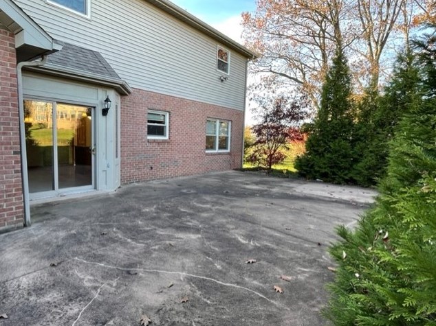 1116 Chaucer Dr, Greensburg PA  15601-9046 exterior