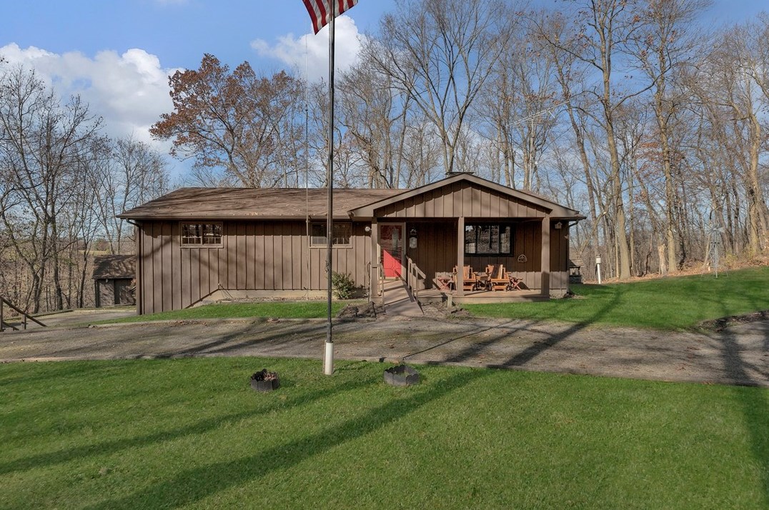 483 Achortown Rd, Beaver Falls, PA 15010
