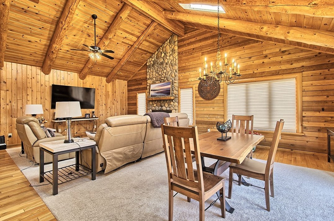 304 Churchill Dr, Greensburg PA  15601-1077 exterior