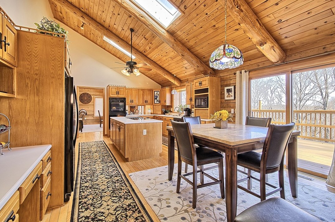 304 Churchill Dr, Greensburg PA  15601-1077 exterior