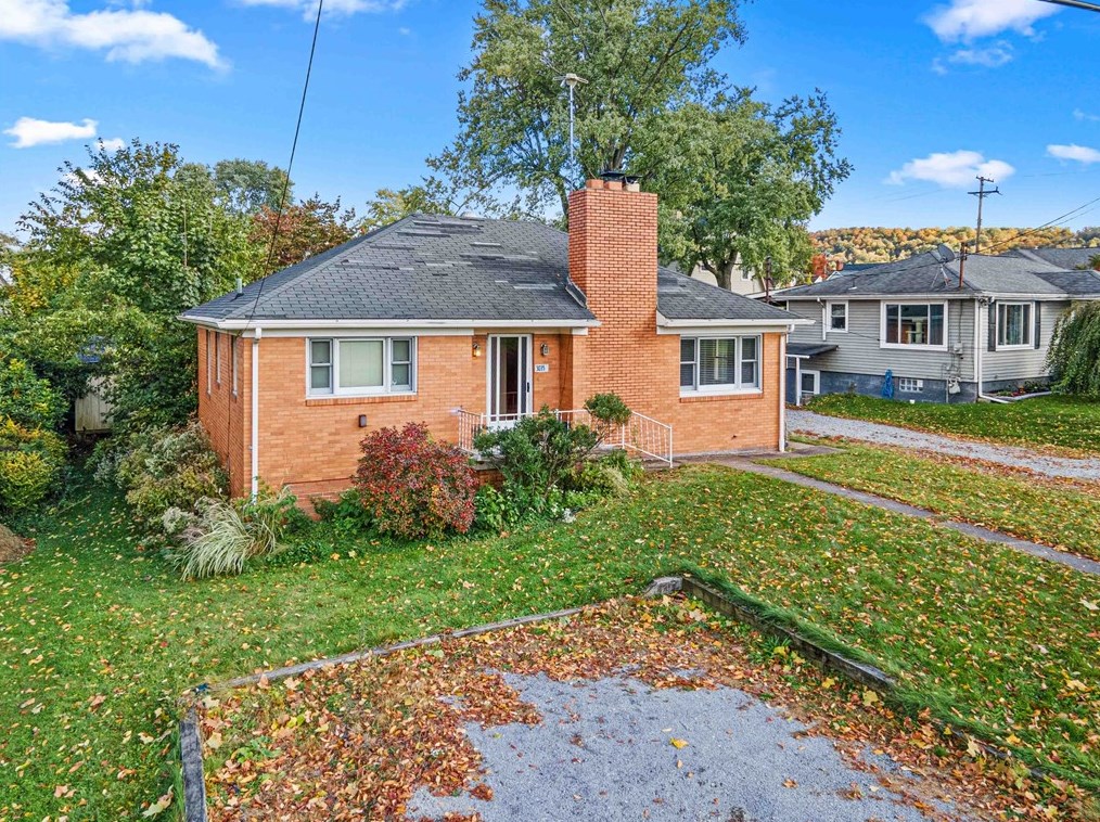 3035 Pine Grove Rd, Industry, PA 15052-1223