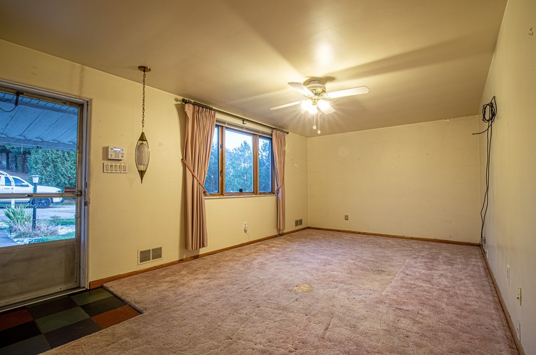 38 Sunset Strip, Oliphant Furnace, PA 15401