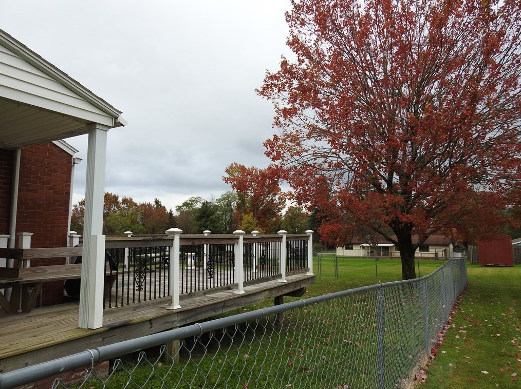 104 Fairlawn Dr, Butler, PA 16001-1211
