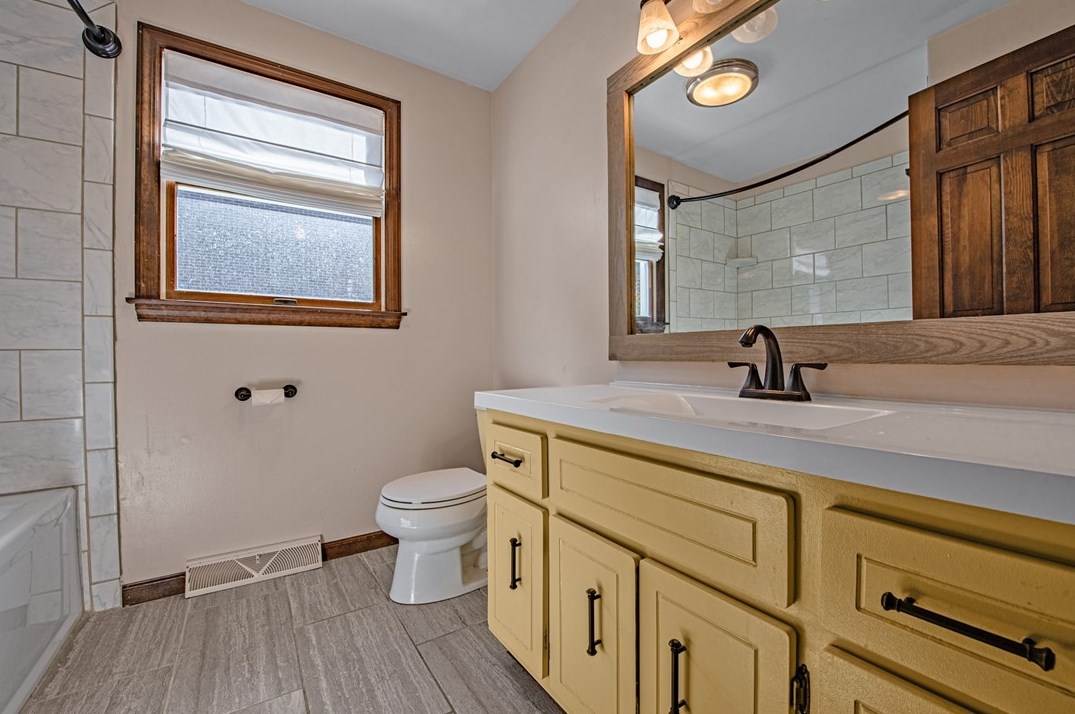 31 Brookdale Dr, Greensburg PA  15601-5856 exterior