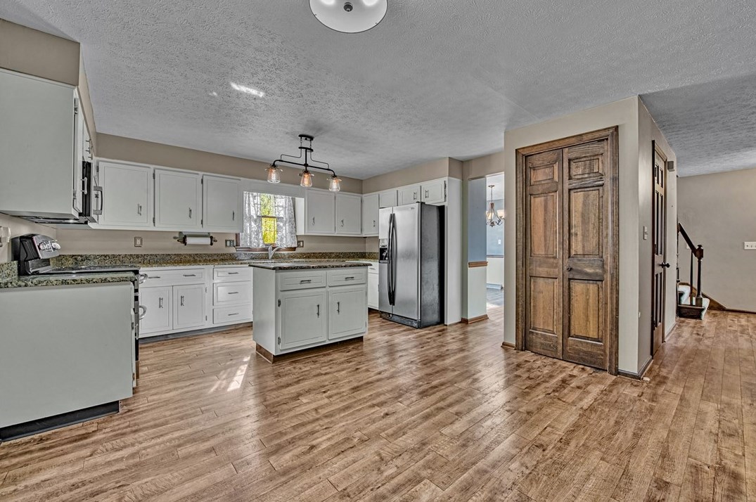 31 Brookdale Dr, Greensburg PA  15601-5856 exterior