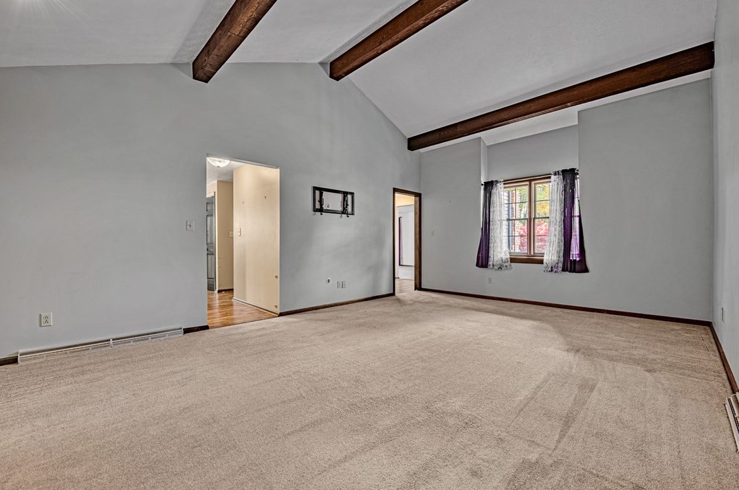 31 Brookdale Dr, Greensburg PA  15601-5856 exterior
