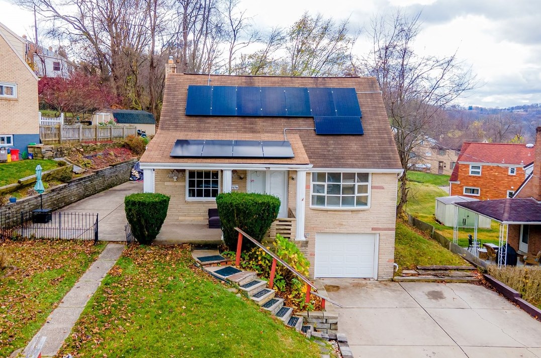 6757 N Barivista Dr, Verona, PA 15147